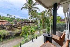 Blick vom Balkon einer Villa in der Unterkunft MODERN AND COMFORTABLE JUNGLE VISTA HOTEL Ubud Bali By JV with a relaxing atmosphere in Ubud + 85 Fotos