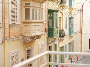 Το κτήριο όπου στεγάζεται  το διαμέρισμα