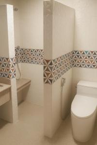 Phòng tắm tại Noahs Ark Beachside Villa +6 ảnh