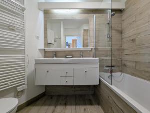 Koupelna v ubytování Billy Avoriaz - Chalet Mont Oya + 39 fotografií