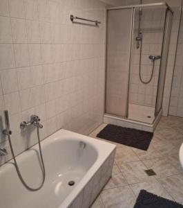 Phòng tắm tại FeWo BlackForest 1 +12 ảnh