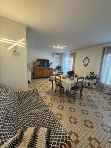 Η κουζίνα ή μικρή κουζίνα στο Madlen