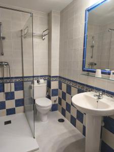 Un baño de Hostal Tic-Tac