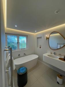 Koupelna v ubytování 7 on Churchill Guest House + 43 fotografií