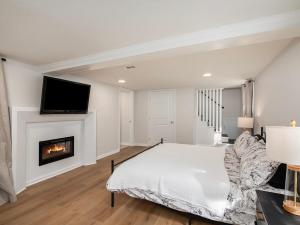 Φωτογραφία από το άλμπουμ του Charming 3BD 2BR Dog Friendly σε Όβερλαντ Παρκ