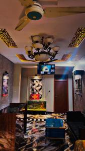 Μια τηλεόραση ή/και κέντρο ψυχαγωγίας στο Nizam luxury inn guest house