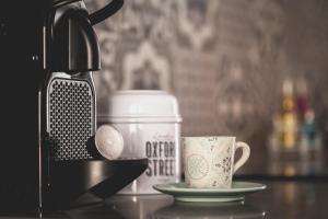 Coffee and tea making facilities at Gracia 1872