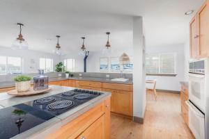 Η κουζίνα ή μικρή κουζίνα στο Sunset Shores