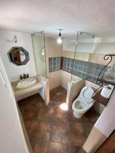 Et badeværelse på Santa Noche Chalet Vacacional