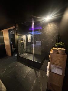 Φωτογραφία από το άλμπουμ του L'écrin Secret Suite & NETFLIX Aubagne-Cassis-Marseille σε Aubagne +3 φωτογραφίες