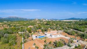 an aerial view of a house with a pool at Can Colomer Ferragut in Artá