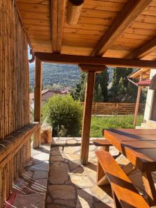 Balkón nebo terasa v ubytování Το Ράντζο του Λυμπέρη