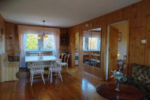 Φωτογραφία από το άλμπουμ του Half of a holiday home, huge garden, pond σε Szymbark +34 φωτογραφίες