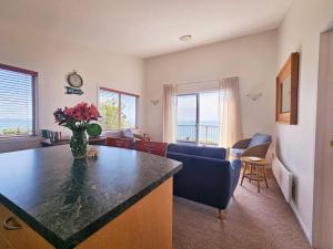 Khu vực ghế ngồi tại Seaside Sanctuary - Collingwood +14 ảnh