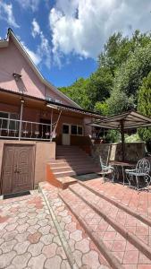 Το κτήριο όπου στεγάζεται  η παραθεριστική κατοικία