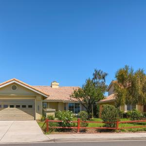 Budova, kde se prázdninový dům nachází