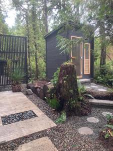 Κήπος έξω από το WHITE HAUS w private sauna and close to beach