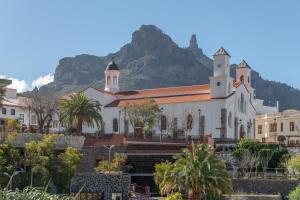 En generel udsigt til bjerge eller udsigt til bjerge taget fra lejligheden