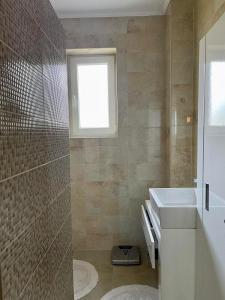 Ένα μπάνιο στο Modern House near center