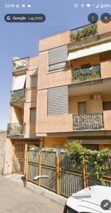 Το κτήριο όπου στεγάζεται  το διαμέρισμα