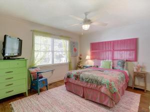 Ένα ή περισσότερα κρεβάτια σε δωμάτιο στο Barefoot Children +28 φωτογραφίες