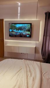 Μια τηλεόραση ή/και κέντρο ψυχαγωγίας στο Swanky Spaces