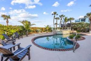 Бассейн в The Heartland - 5BR Oceanfront Home w Pool или поблизости