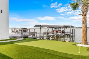 Fotografie z fotogalerie ubytování 2-Story Indian Riverfront Oasis Dock & Views v destinaci Merritt Island