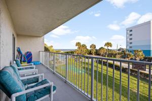 Un balcón o terraza en Cocoa Beach Towers Condo-Perfect Ocean View