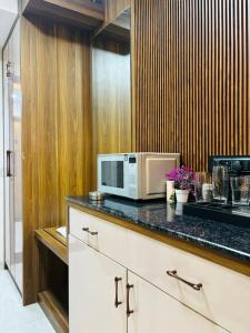 Η κουζίνα ή μικρή κουζίνα στο The Awadh Luxe