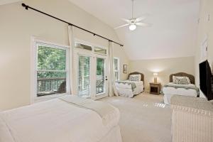 Ένα ή περισσότερα κρεβάτια σε δωμάτιο στο SM14: 14 Silver Moss +47 φωτογραφίες