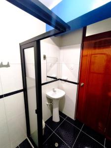 Un baño de Horus Suite Hotel