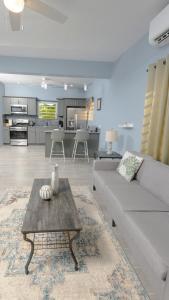 Nhà bếp/bếp nhỏ tại Jenna Ville Estate +3 ảnh