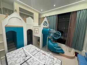 Postel nebo postele na pokoji v ubytování 慕漾民宿 包棟獨棟游泳池近羅運