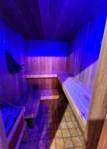 Φωτογραφία από το άλμπουμ του Couples Guesthouse, jacuzzi, sauna, pool σε Merrillville +21 φωτογραφίες