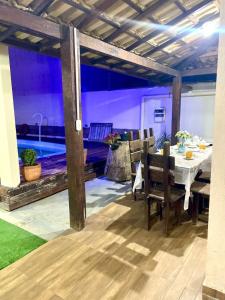 Bazén v ubytování Aconchegante casa de Temporada em Búzios. nebo v jeho okolí