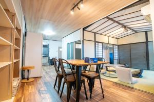 Χώρος καθιστικού στο 縁湯の宿 道後