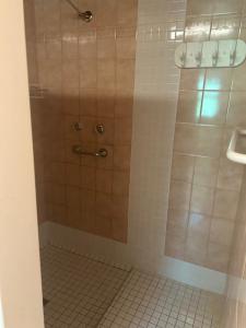 Ένα μπάνιο στο On the beach