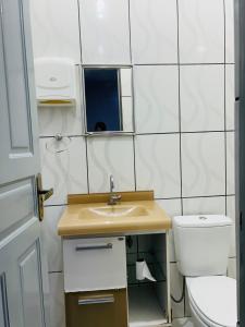 Ένα μπάνιο στο Ask hotel +1 φωτογραφίες