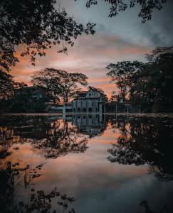 Φυσικό τοπίο κοντά σε αυτό το καταφύγιο +10 φωτογραφίες