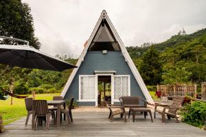 Γενική θέα στο βουνό ή θέα στο βουνό από  αυτό το κάμπινγκ