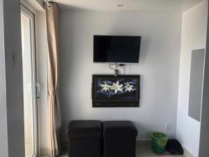 TV/trung tâm giải trí tại Duy Ninh Hotel