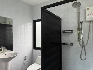 Ванная комната в Q Residence +13 фотографий