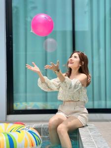 Επισκέπτες που μένουν στο TwoEightsix 286 Poolvilla