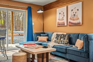 Χώρος καθιστικού στο Sugar Maple Retreat