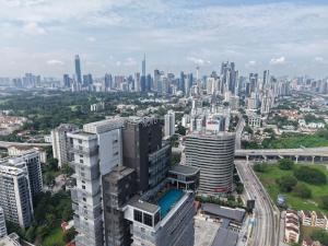La Gente x Novo Ampang 3R3B Duplex Penthouse في كوالالمبور: منظر جوي لمدينة ذات مباني شاهقة