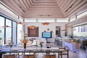 Χώρος καθιστικού στο Étoile Kata Luxury Pool Villas by Astra