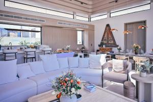 Χώρος καθιστικού στο Étoile Kata Luxury Pool Villas by Astra