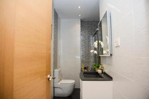 Et badeværelse på Etxe Ederra + 31 billeder