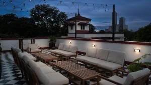 Khu vực ghế ngồi tại MiraNamin M A P I L I G - Private Suite in Historic Home with Unique View, Self-Service Breakfast, Indoor Plunge Pool, Rooftop, Shared Kitchen